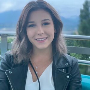 Meet your Posher, Carli